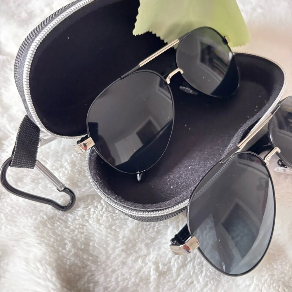 NWOT- Unisex 2pr Black with silver trim Aviator Sunglasses with case/wipe